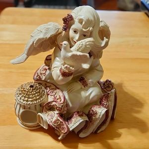 Sarahs angels #32054- 5" angel releasing Dove